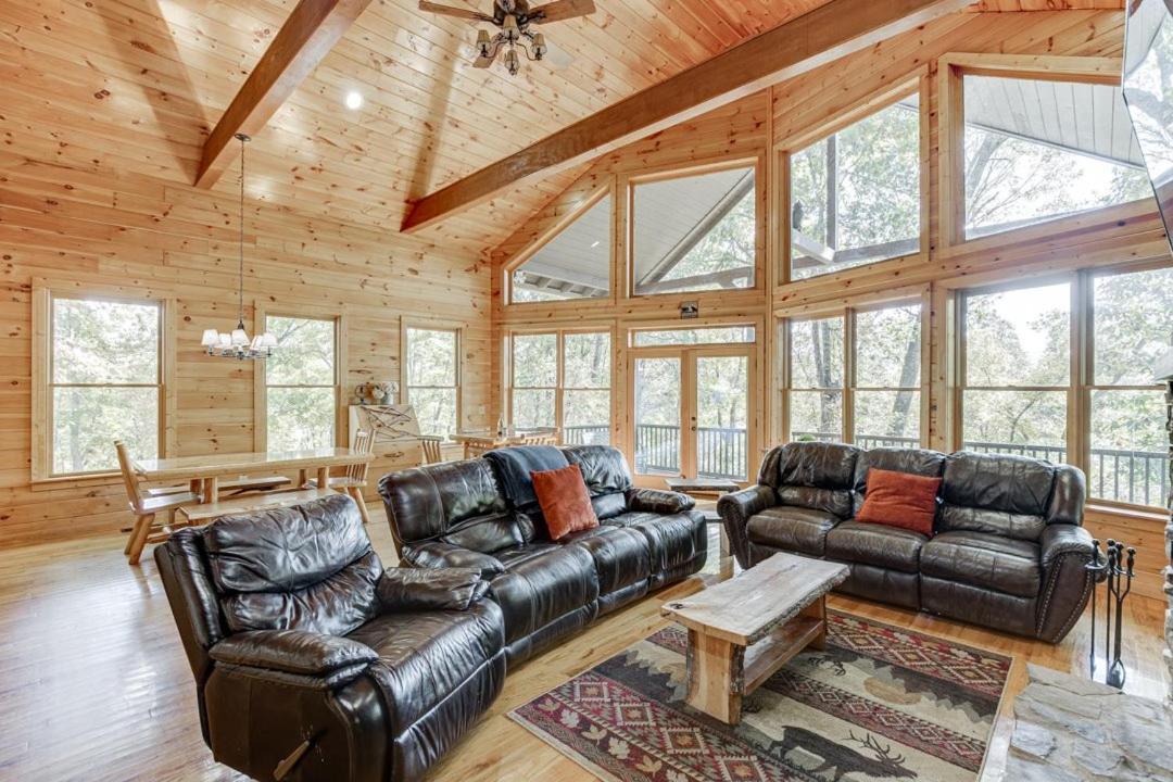 Deluxe Cabin For Groups Near Helen W Hot Tub Cornelia Exterior photo