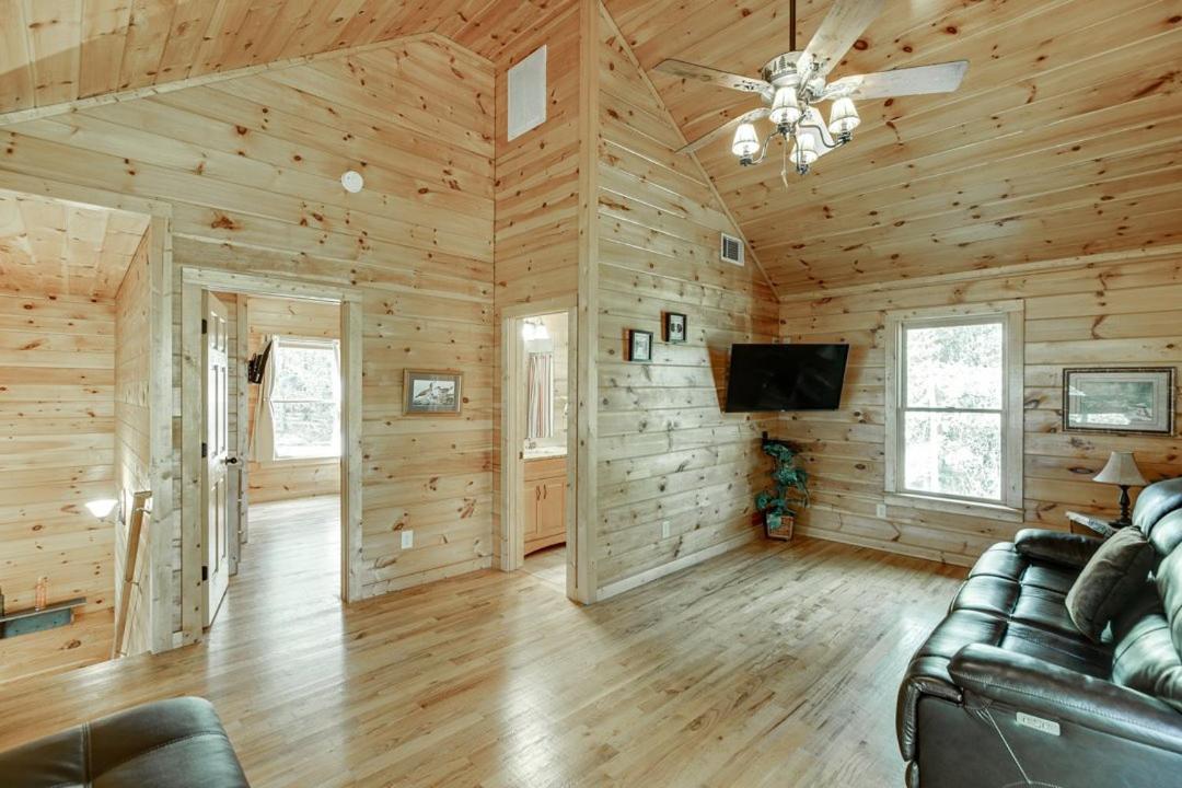 Deluxe Cabin For Groups Near Helen W Hot Tub Cornelia Exterior photo
