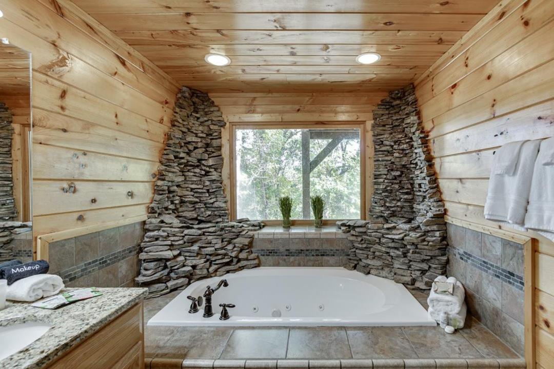 Deluxe Cabin For Groups Near Helen W Hot Tub Cornelia Exterior photo